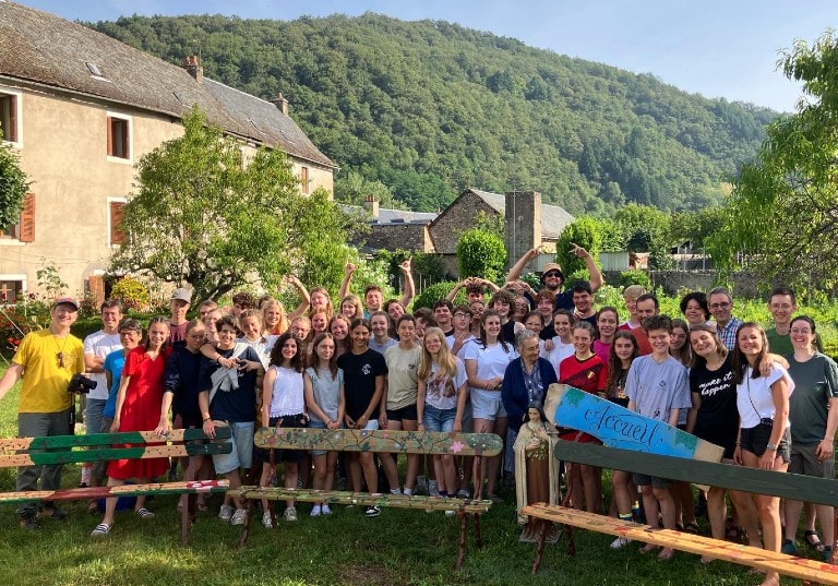 Projet GENiESE : en Aveyron, le lieu d’habitat partagé ouvre ses portes et profite d’un camp chantier des Belges d’Ephata Don Bosco